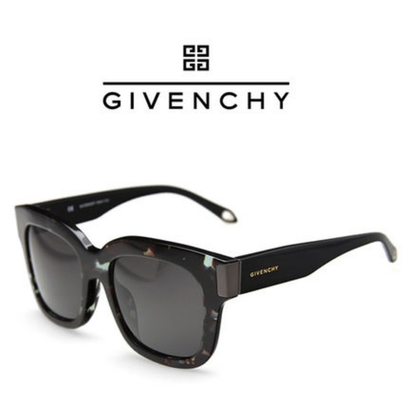Givenchy Accessories - GIVENCHY Oversized Black Sunglasses